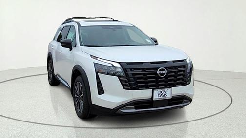 Everest White P 2026 Nissan Pathfinder Platinum