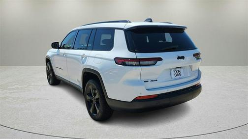 2022 Jeep Grand Cherokee L Laredo