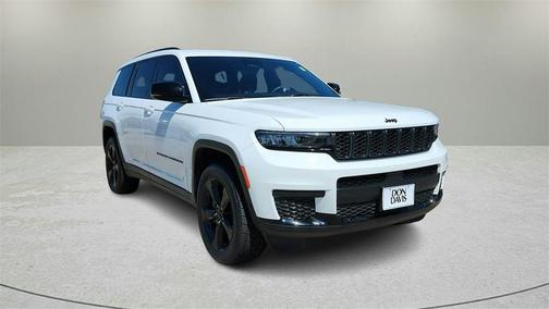 2022 Jeep Grand Cherokee L Laredo