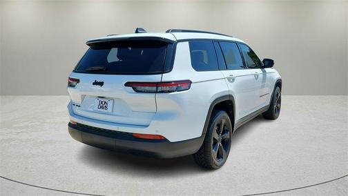 2022 Jeep Grand Cherokee L Laredo