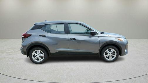 Gun Metallic 2025 Nissan Kicks Play S