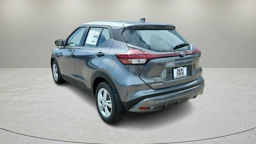 Gun Metallic 2025 Nissan Kicks Play S