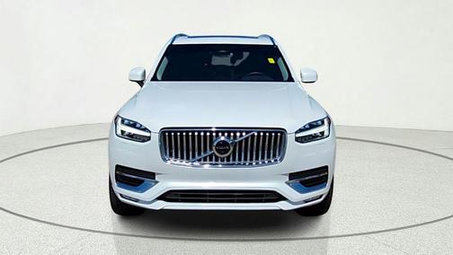 Crystal White 2023 Volvo XC90 B5 Plus