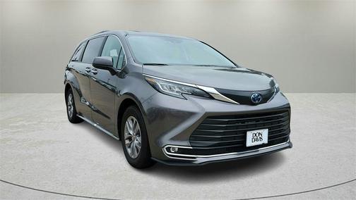 2023 Toyota Sienna XLE