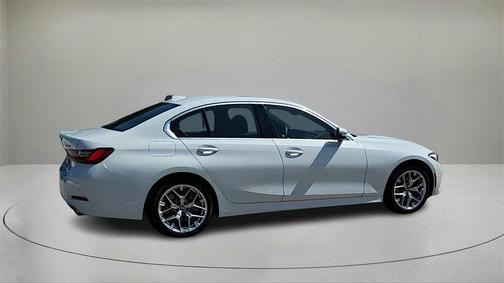 2025 BMW 330 i xDrive