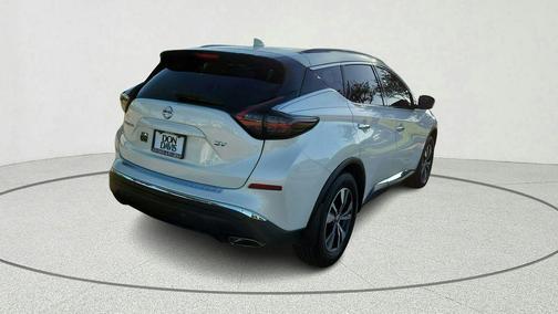 White 2022 Nissan Murano SV