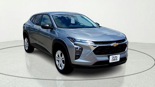 Sterling Gray Metallic 2025 Chevrolet Trax LS