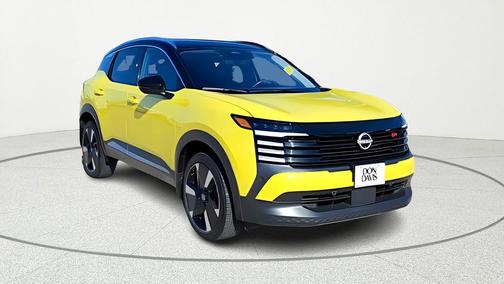 2025 Nissan Kicks SR