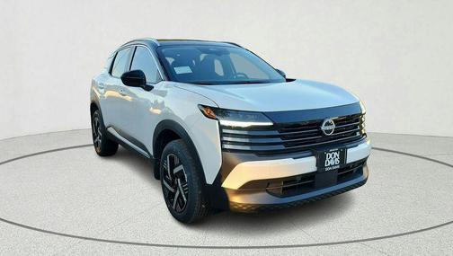 2t Wht Blk Roof 2026 Nissan Kicks SV