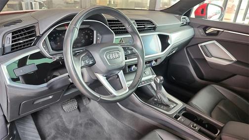 2022 Audi Q3 45 S line Premium