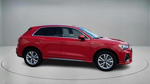 2022 Audi Q3 45 S line Premium