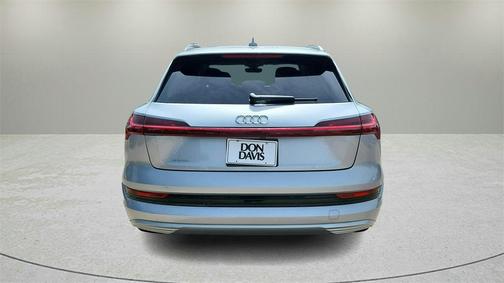 2019 Audi e-tron Prestige