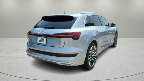 2019 Audi e-tron Prestige