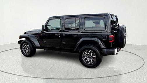 Black Clearcoat 2025 Jeep Wrangler Sahara