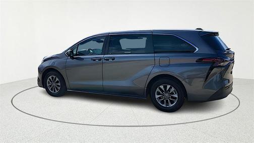 2024 Toyota Sienna LE