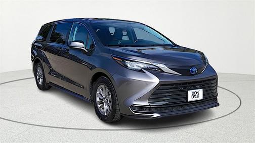 2024 Toyota Sienna LE