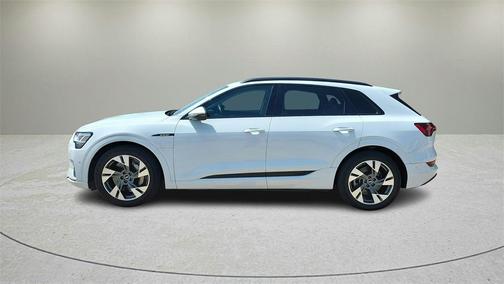 2021 Audi e-tron Premium