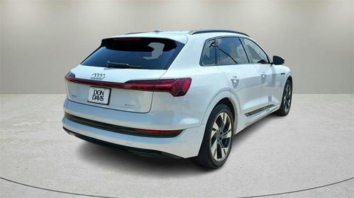 2021 Audi e-tron Premium