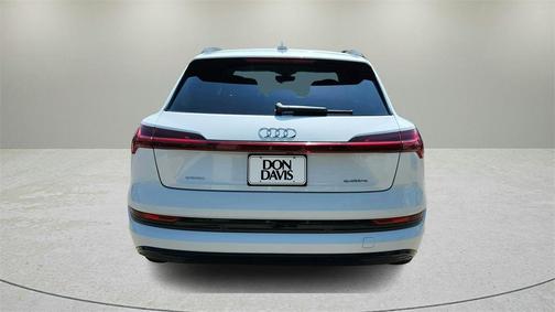 2021 Audi e-tron Premium