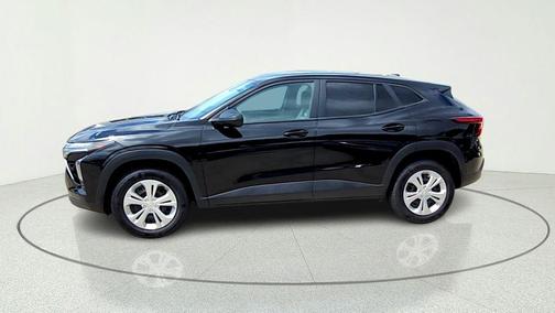Mosaic Black Metallic 2025 Chevrolet Trax LS
