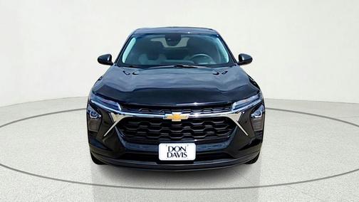 Mosaic Black Metallic 2025 Chevrolet Trax LS