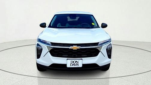 Summit White 2025 Chevrolet Trax LS