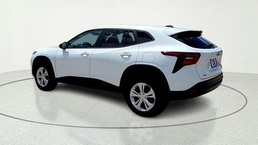Summit White 2025 Chevrolet Trax LS