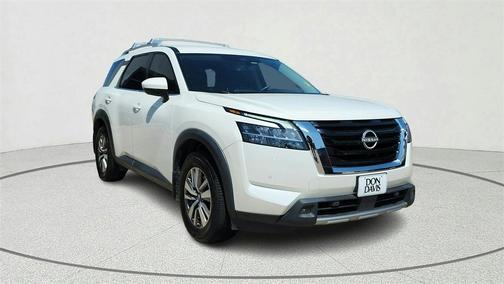 2023 Nissan Pathfinder SL
