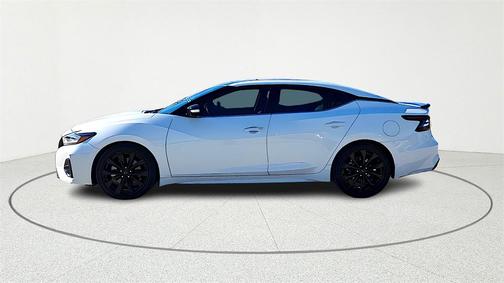 2023 Nissan Maxima SR