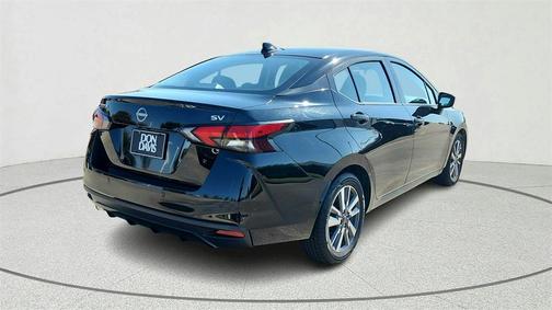 2023 Nissan Versa 1.6 SV