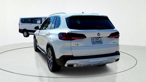 Alpine White 2026 BMW X5 xDrive40i