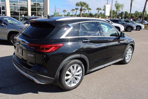 Photo 4 of 15 of 2019 INFINITI QX50 ESSENTIAL