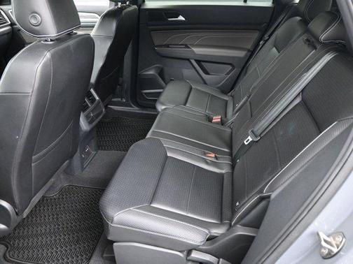 2023 Volkswagen Atlas Cross Sport 2.0T SE w/Technology