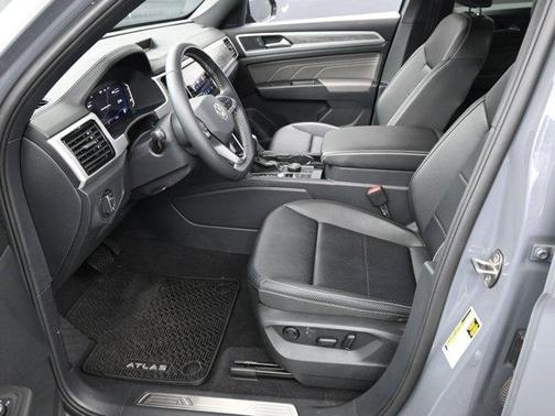 2023 Volkswagen Atlas Cross Sport 2.0T SE w/Technology