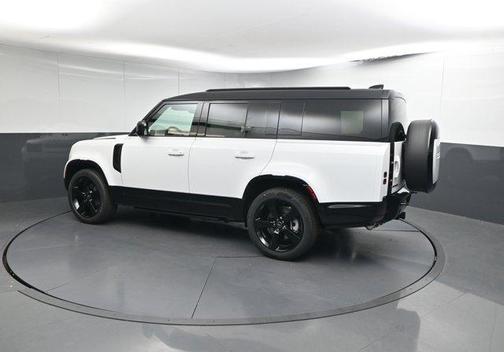 2025 Land Rover Defender P400 X-Dynamic SE