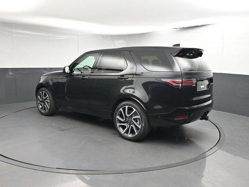 2025 Land Rover Discovery P300 Dynamic SE