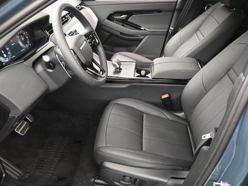 2026 Land Rover Range Rover Evoque Dynamic SE