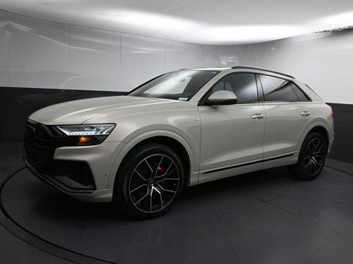 2023 Audi Q8 55 Premium Plus