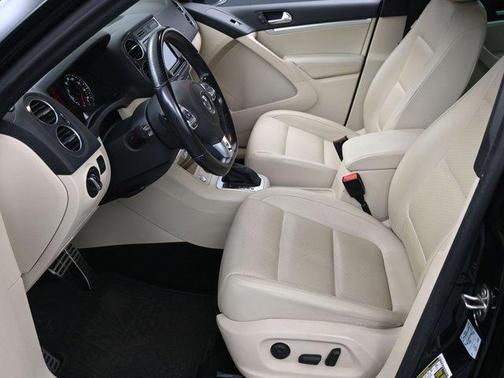 2016 Volkswagen Tiguan R-Line