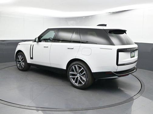 2025 Land Rover Range Rover P550e SE