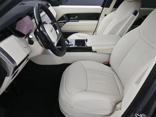2025 Land Rover Range Rover P400 SE 7 Seat