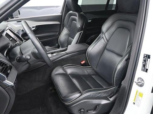 2022 Volvo XC90 Recharge Plug-In Hybrid T8 R-Design Extended Range 7P