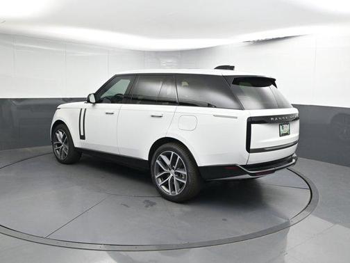 2025 Land Rover Range Rover P550e SE