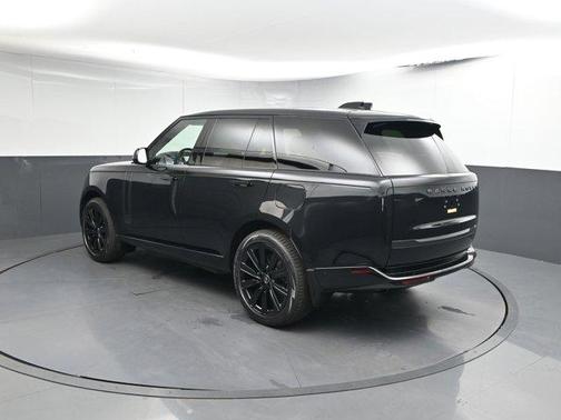 2025 Land Rover Range Rover P550e SE