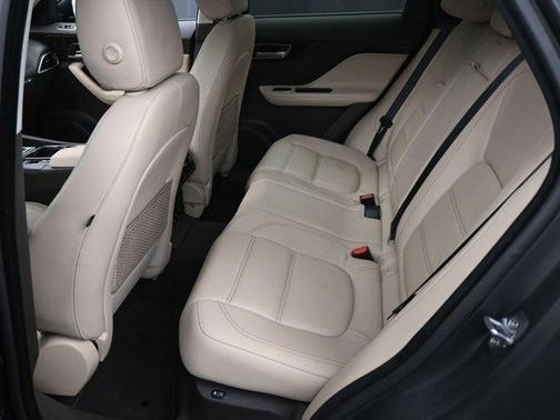 2017 Jaguar F-PACE 35t Prestige