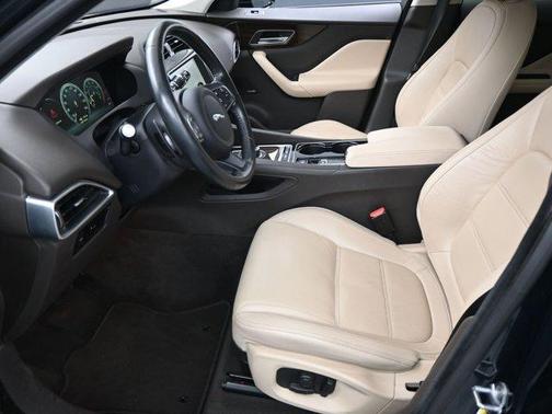 2017 Jaguar F-PACE 35t Prestige