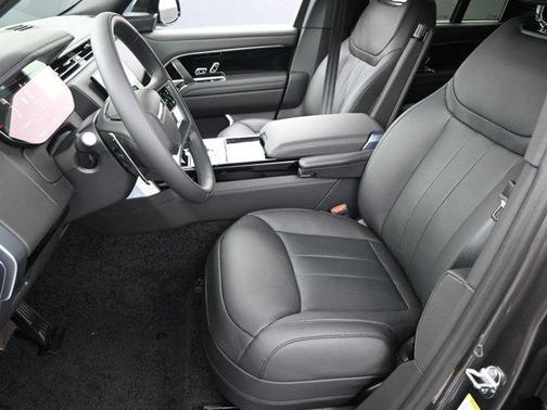 2025 Land Rover Range Rover P530 SE
