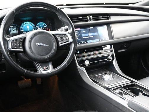 2016 Jaguar XF S