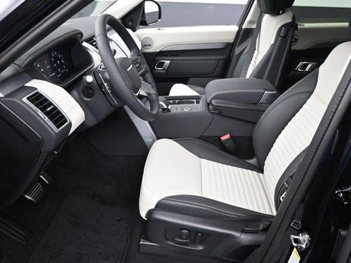 2025 Land Rover Discovery P360 Dynamic SE