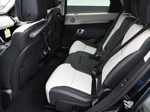 2025 Land Rover Discovery P360 Dynamic SE